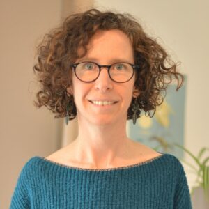 Une kinésiologue- sophrologue consulte au centre So Adapt' à Basse Goulaine