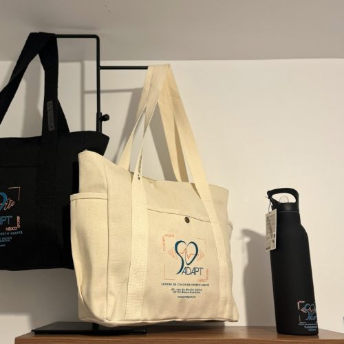 Sacs et gourde décorés du logo So Adapt'